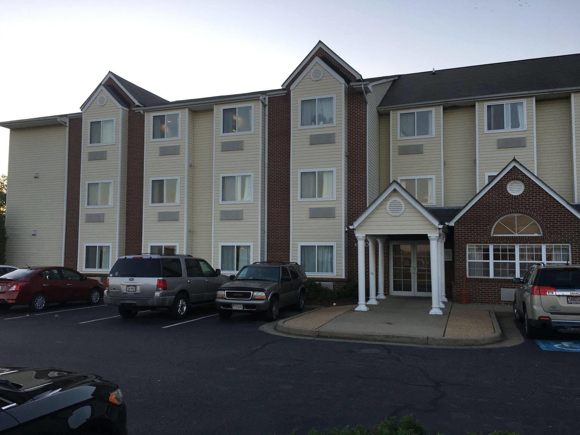 Microtel Inn & Suites By Wyndham Sandston Exterior photo